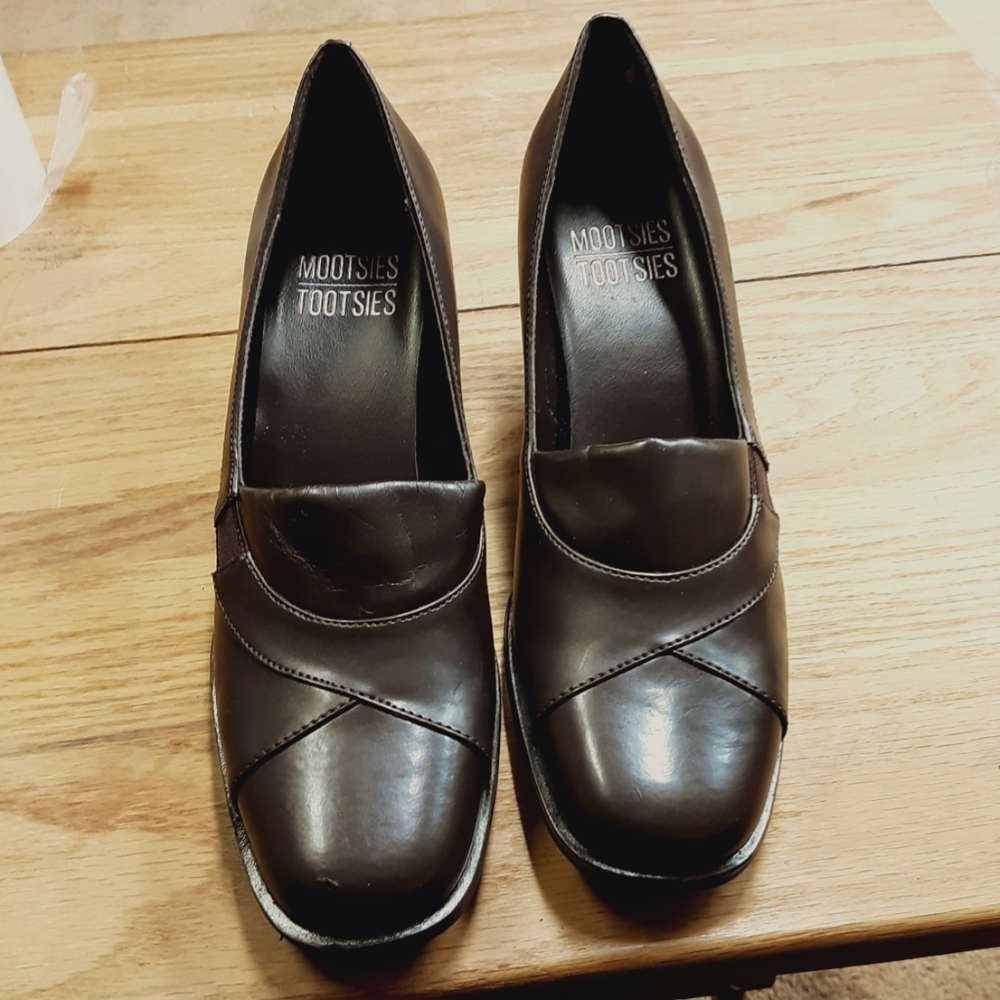 M[otsies Tootsies Shoes Size 6 M